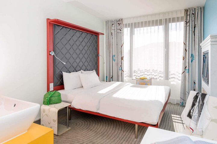 Room 35 of 67