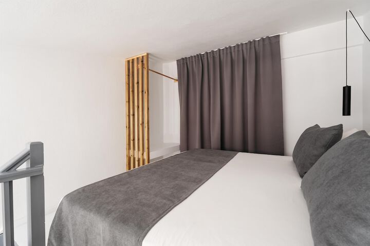 Room 46 of 191