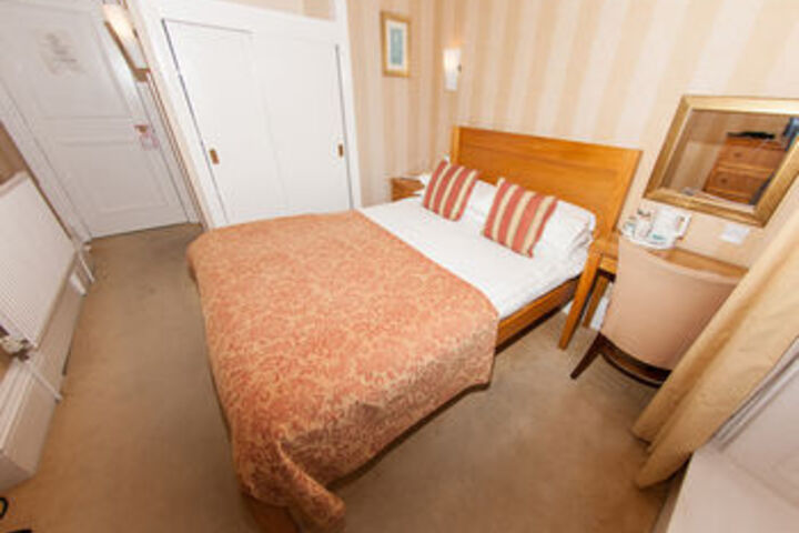 Room 43 of 87