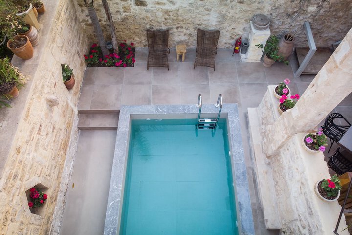 Pool 47 of 69