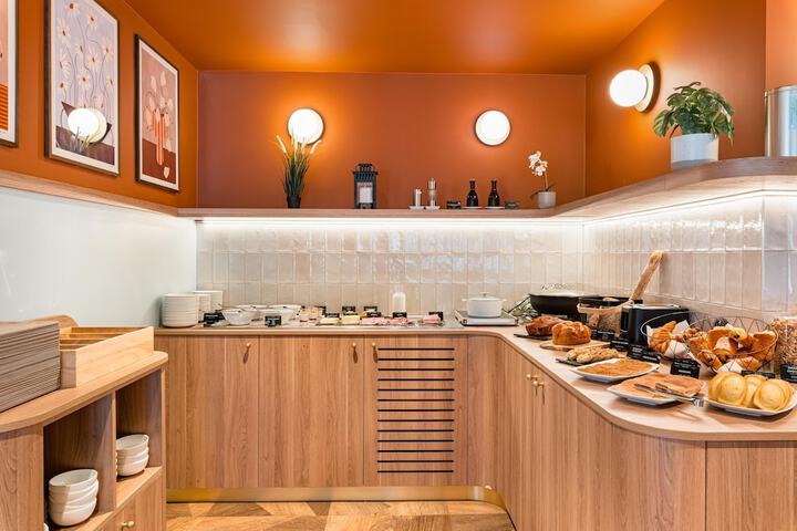 Breakfast area