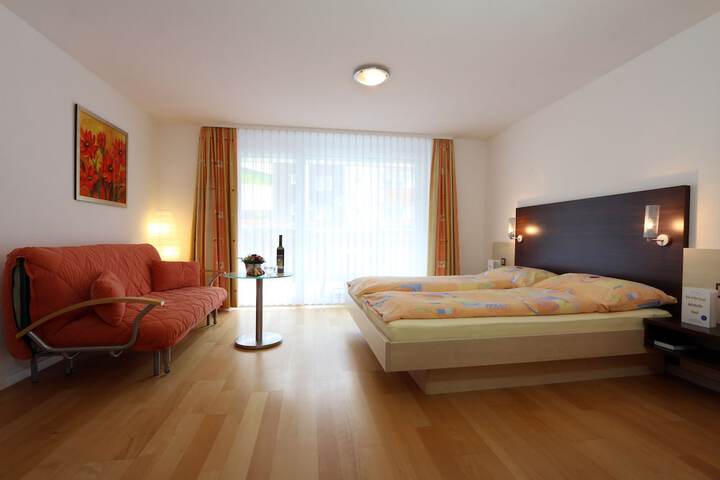 Room 16 of 36