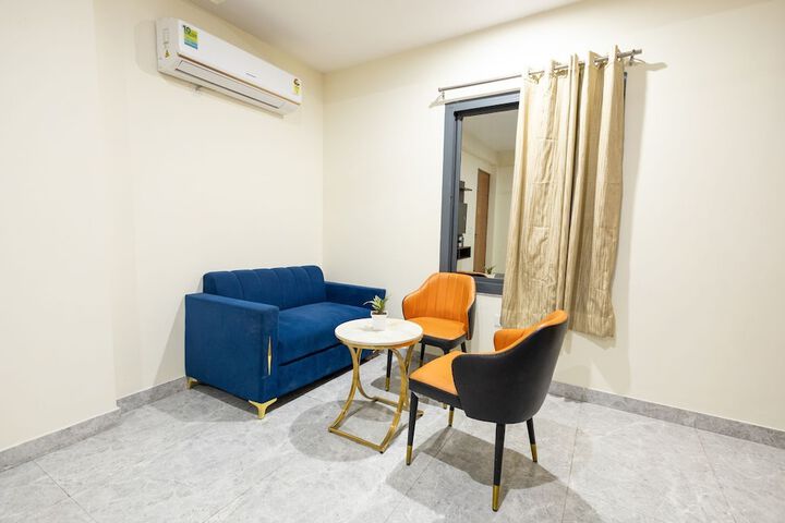 Room 10 of 29