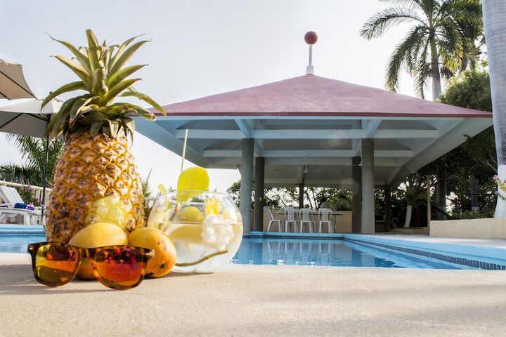 Hotel with Pool