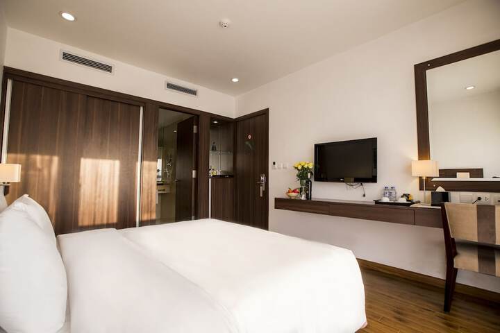 Room 5 of 74
