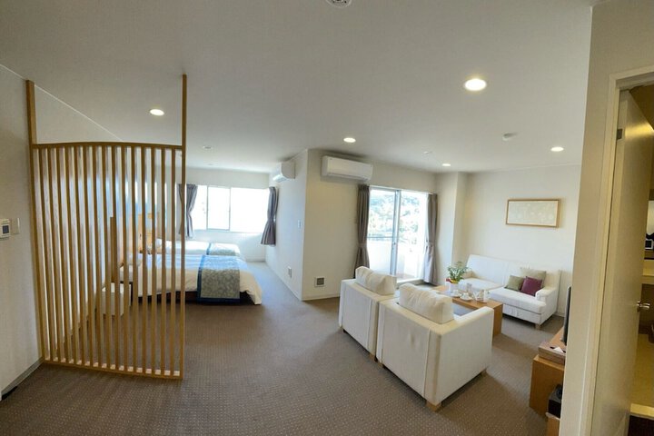 Room 28 of 72