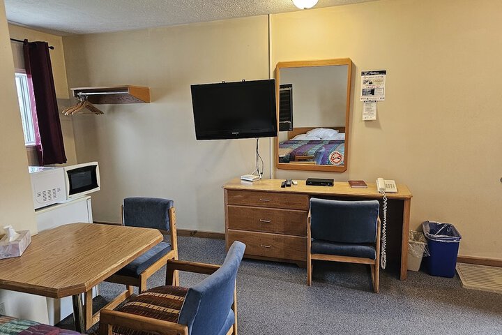Room 4 of 17