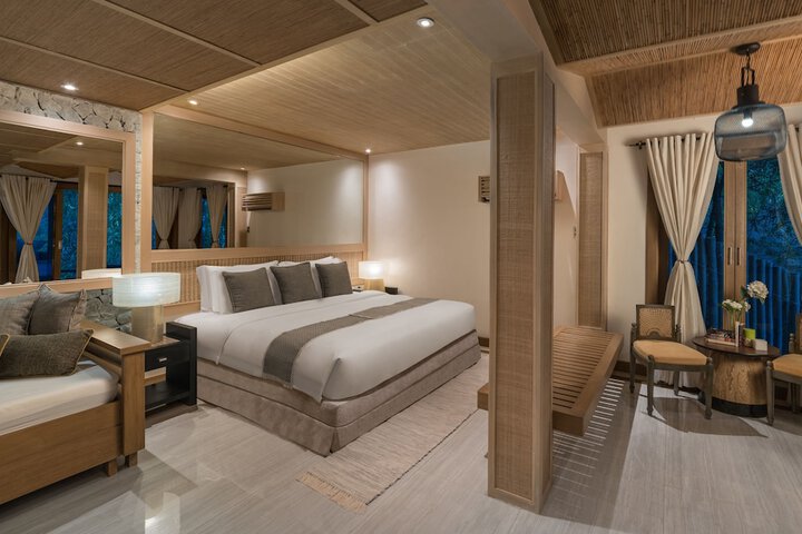 Room 33 of 110