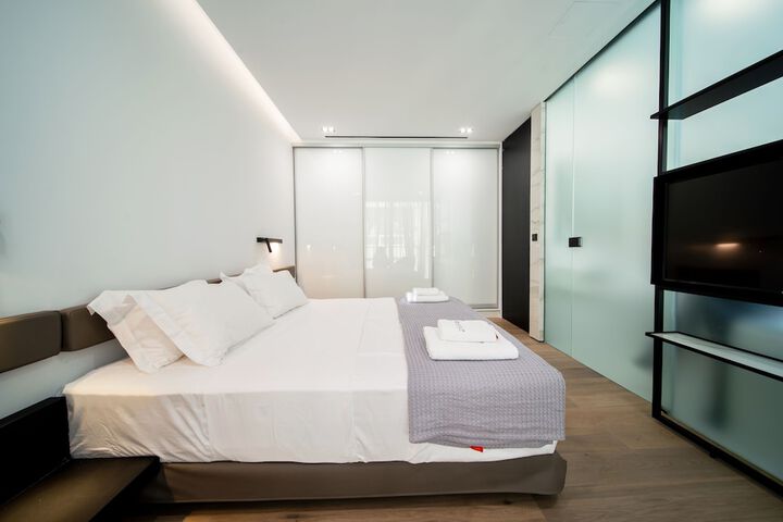 Room 71 of 182