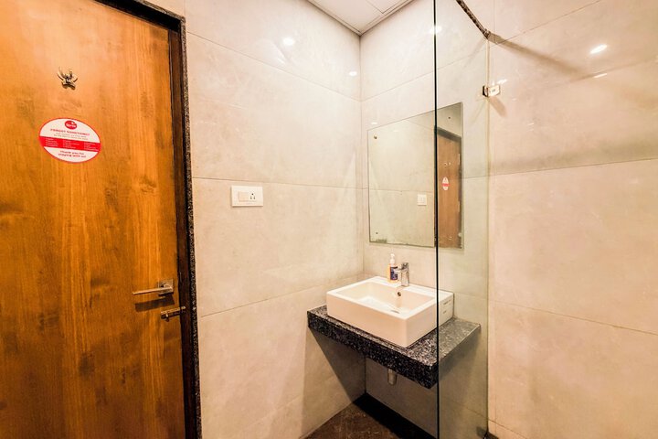 Room 27 of 49