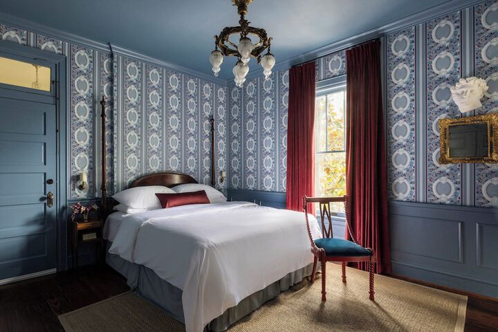 Room 4 of 40