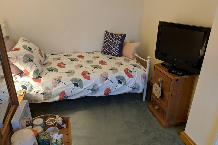 Room 4 of 8