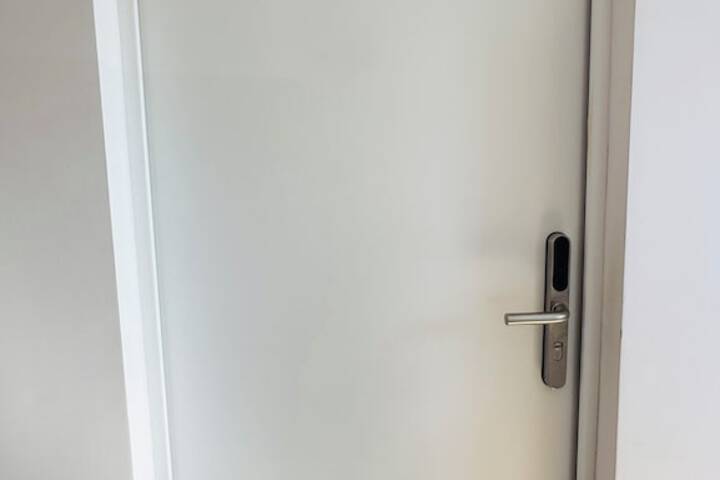 Room 4 of 65