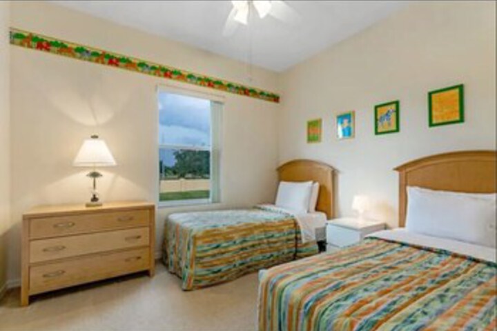 Room 35 of 48
