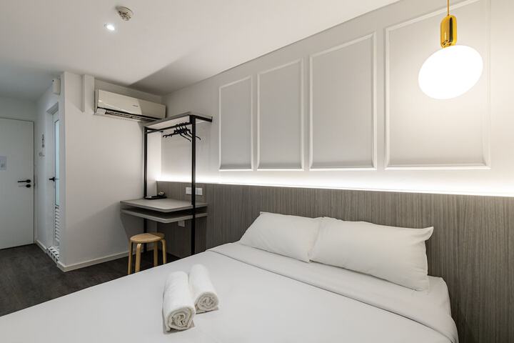 Room 5 of 32