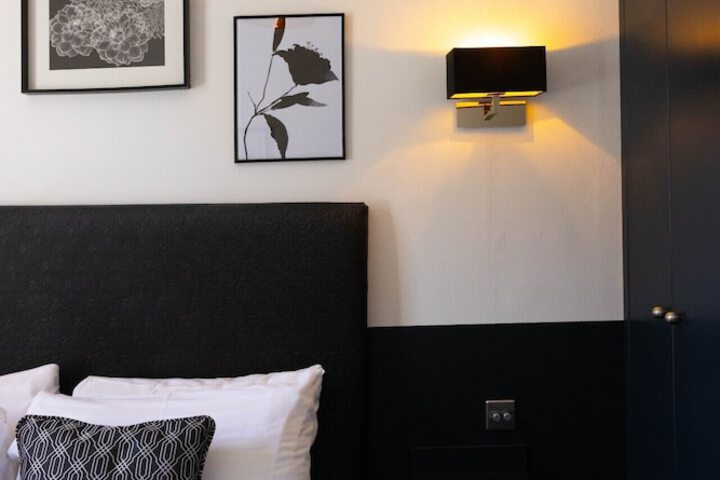 Room 53 of 92