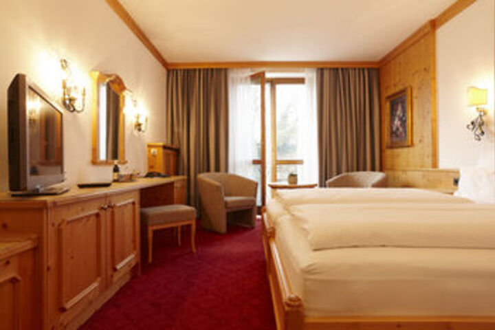 Room 16 of 42