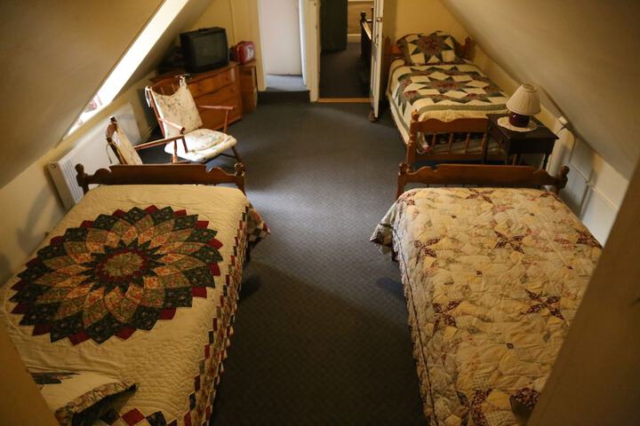 Room 53 of 165