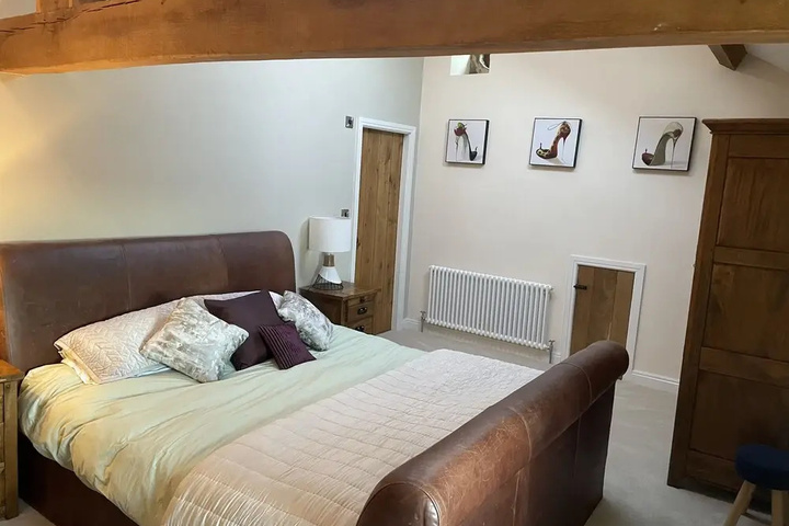 Room 2 of 19