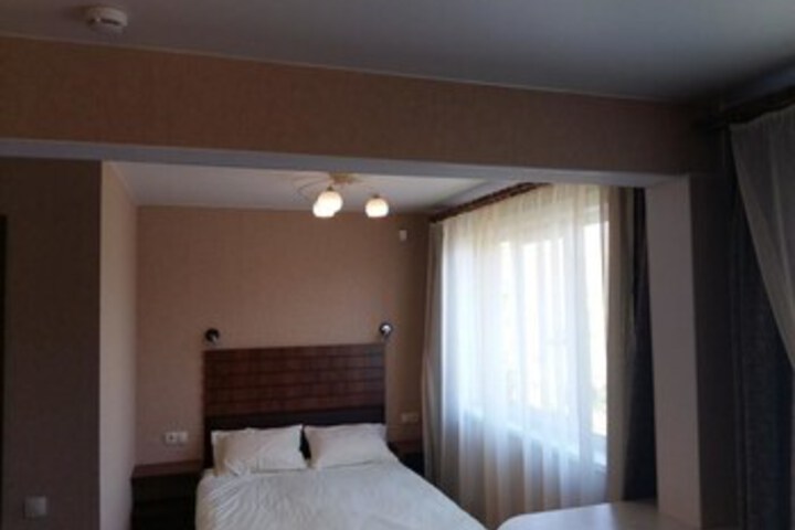 Room 9 of 13