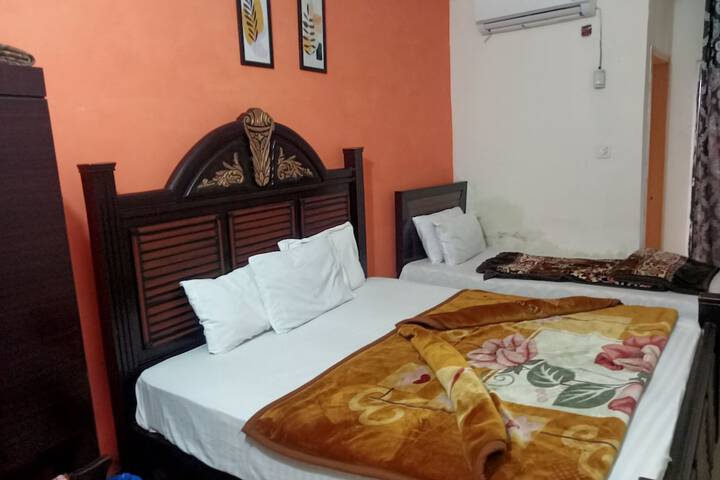 Room 7 of 14