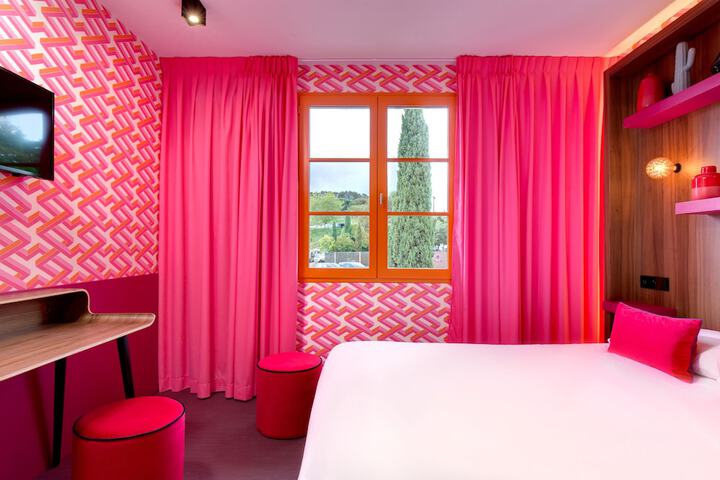Room 48 of 140
