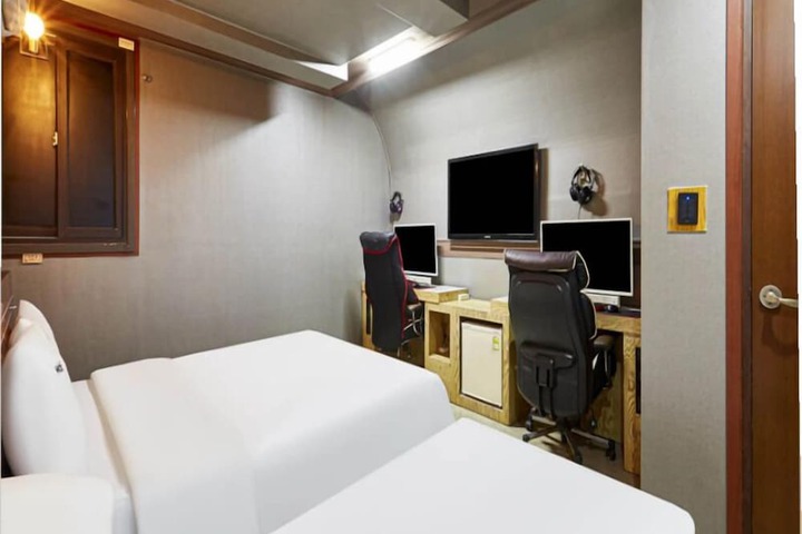 Room 10 of 44