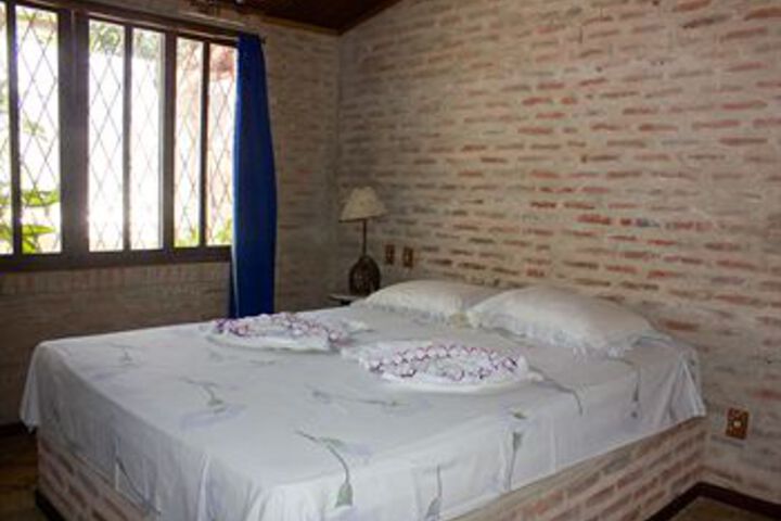 Room 10 of 14