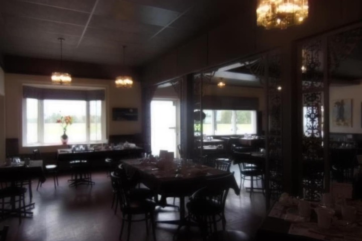 Dining 22 of 33