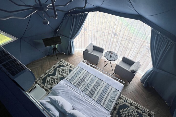 Room 4 of 24