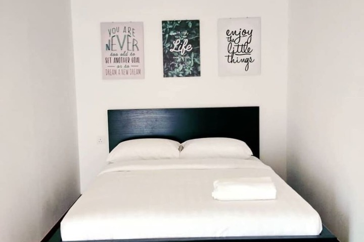 Room 9 of 71