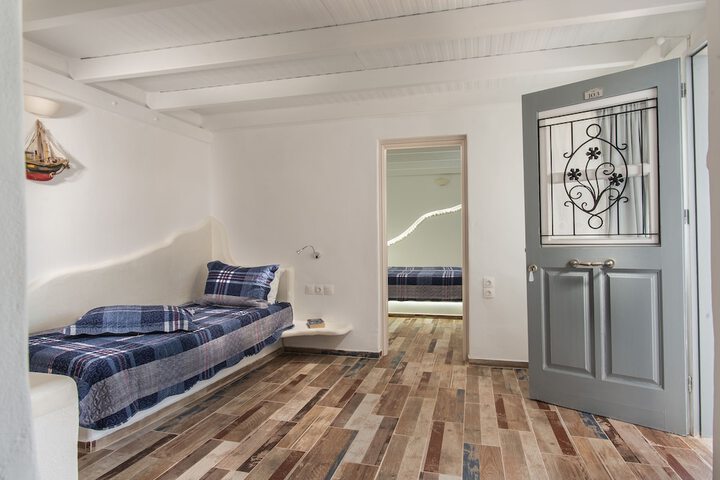Room 18 of 104