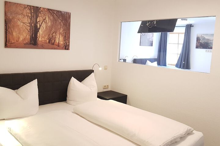 Room 43 of 97