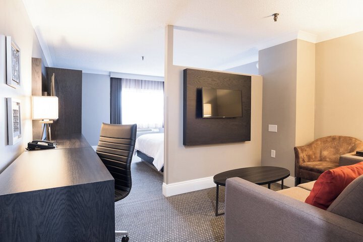 Room 48 of 270