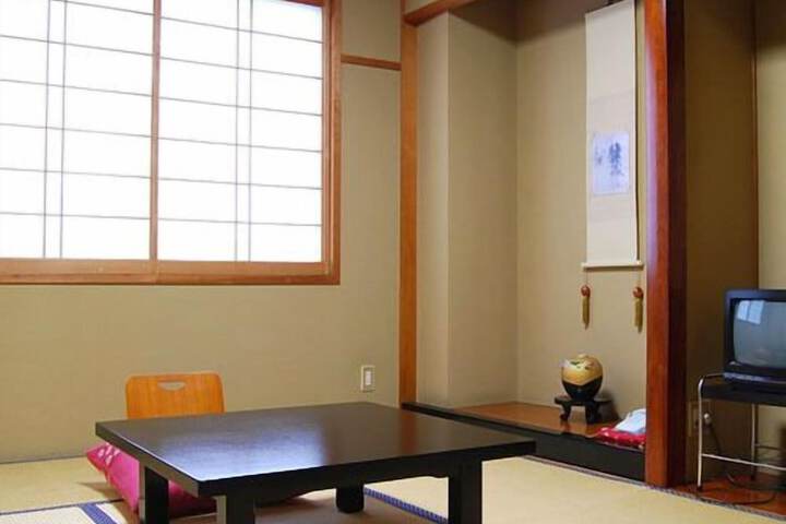 Room 14 of 40