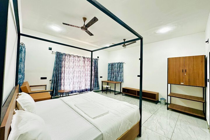 Room 15 of 26