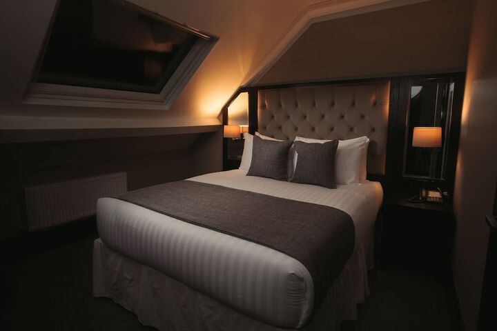 Room 53 of 86