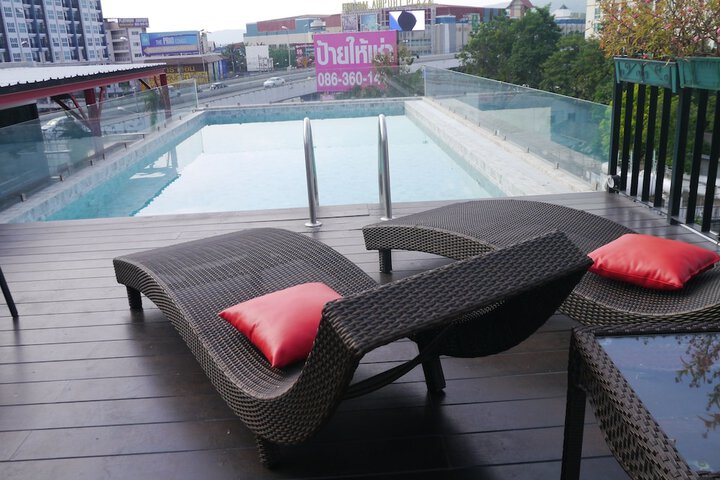 Pool 42 of 60