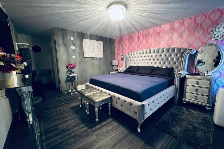 Room 37 of 77