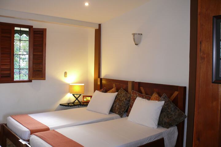 Room 6 of 39