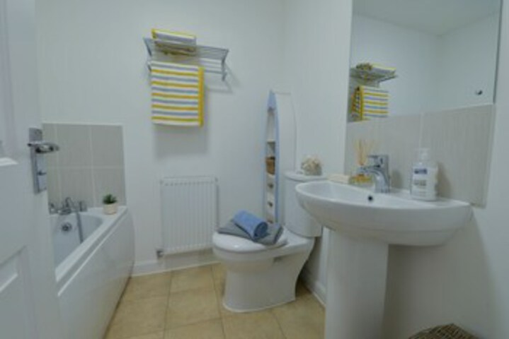 Room 4 of 27