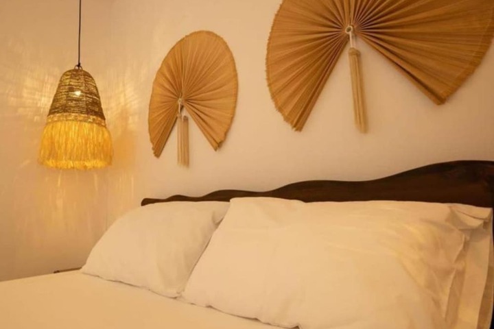 Room 5 of 128