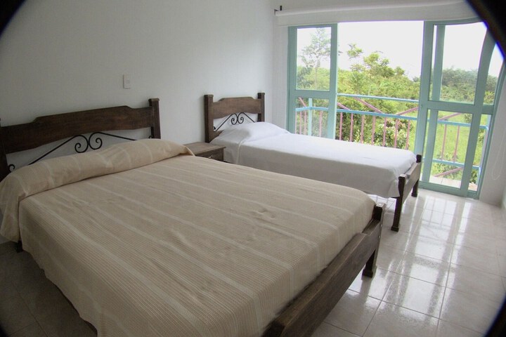 Room 2 of 25