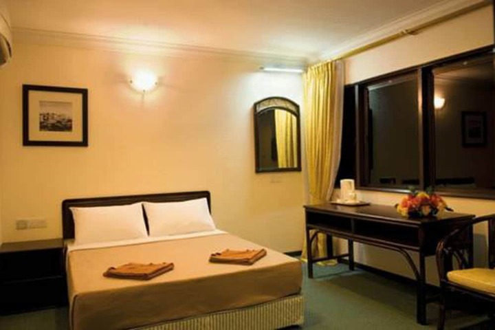 Room 15 of 36