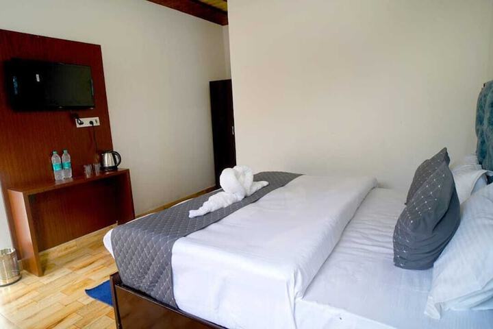 Room 2 of 29