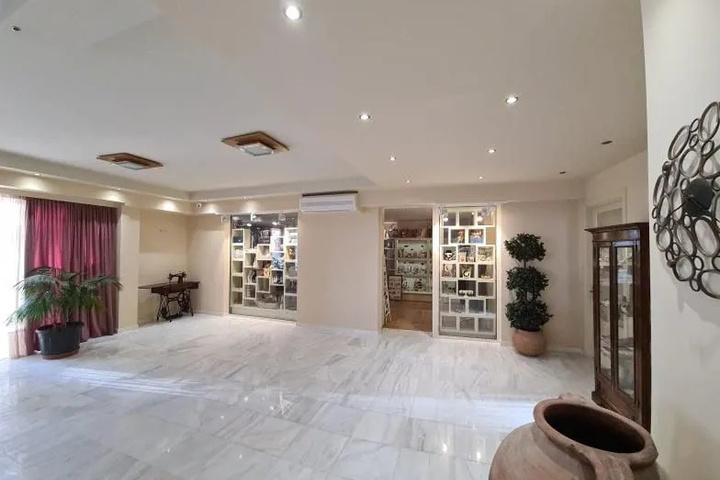 Room 4 of 4