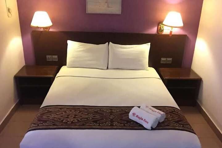 Room 15 of 48
