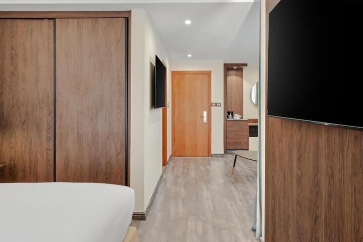 Room 22 of 73