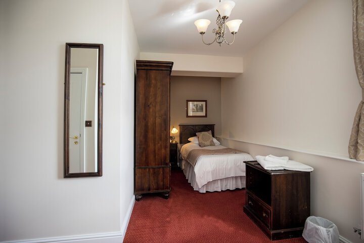 Room 6 of 56