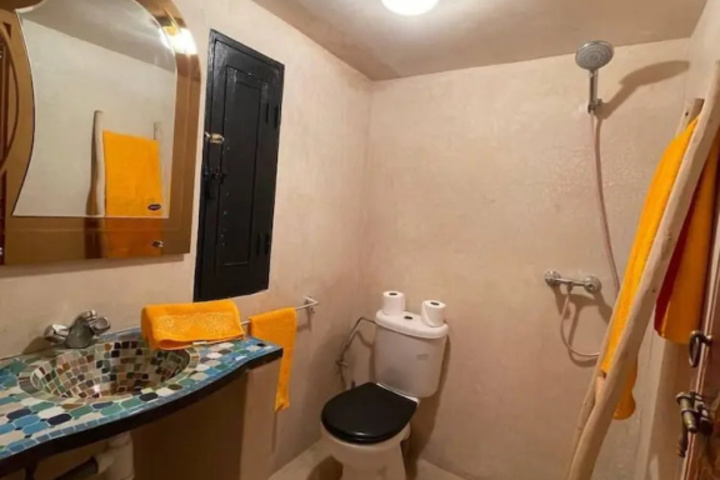 Room 8 of 28